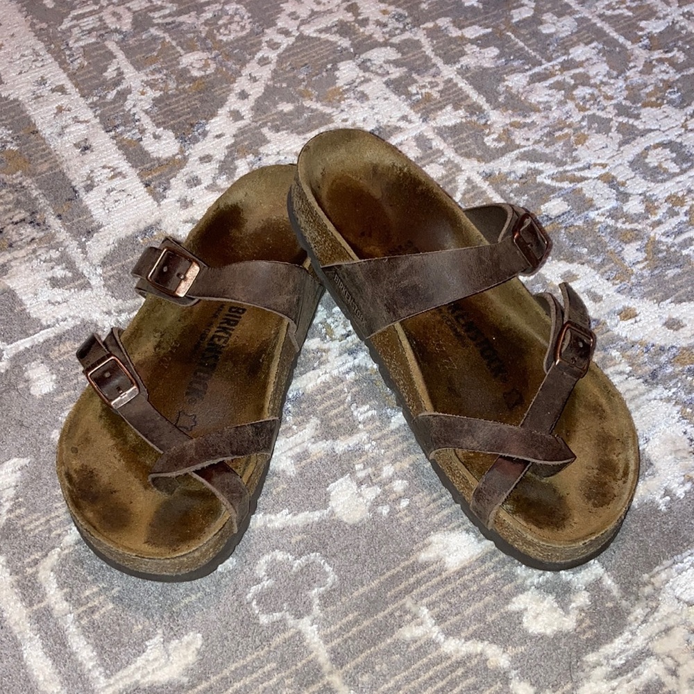 Mayari Birkenstock sandals in the color Habana.